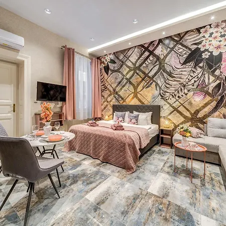 Magic Exotic In Downtown