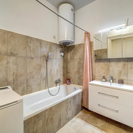 Magic Exotic In Downtown Apartman *