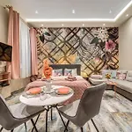 Magic Exotic In Downtown Apartman *